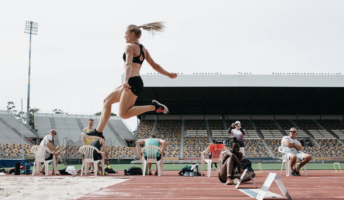 Chelsea Jaensch: In full stride during a jump.