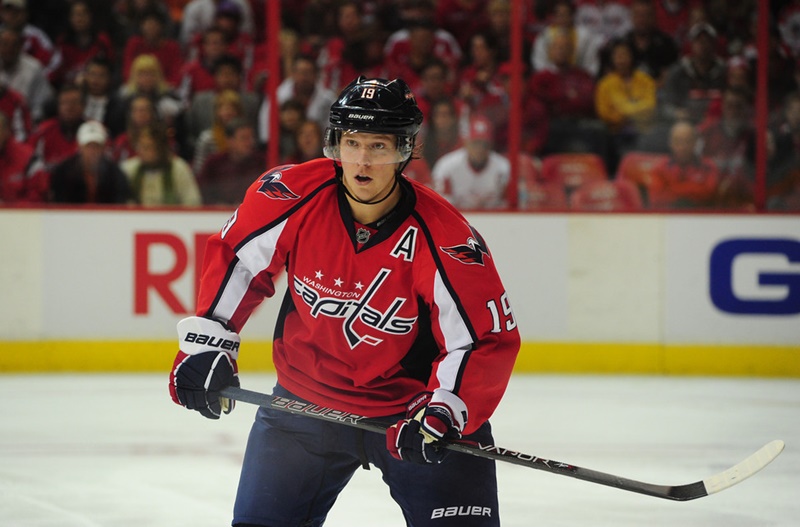 Nicklas Bäckström: Waiting for the play to develop.